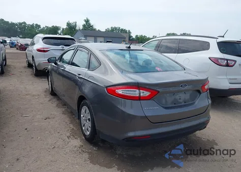 2013 Ford Fusion S из США, поврежденный, VIN 3FA6P0G75DR364564